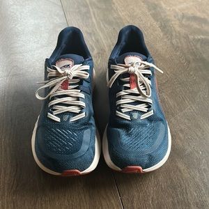 Altra Provision 6
